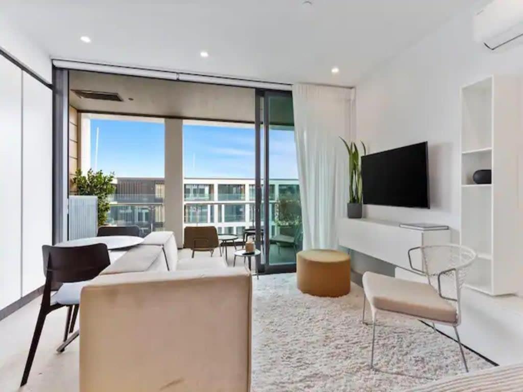 Sleek Modern Studio With Balcony Окленд Экстерьер фото
